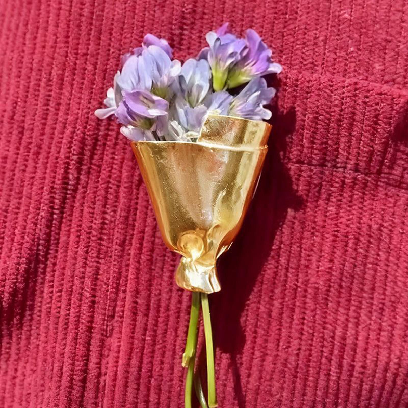 Broche de Flor Feminino Elegan - Travel Accessories India avaliação e preço